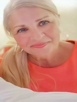 Claudia Busse